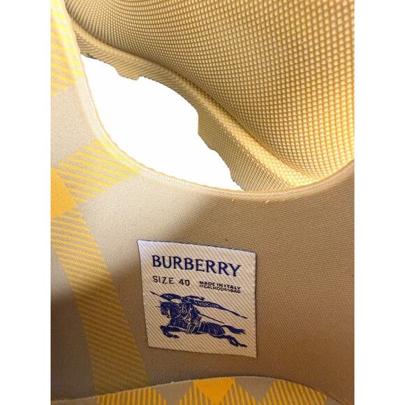 Burberry NIB Pebbled Rubber Marsh Boots in Yellow Size 40 main image 6